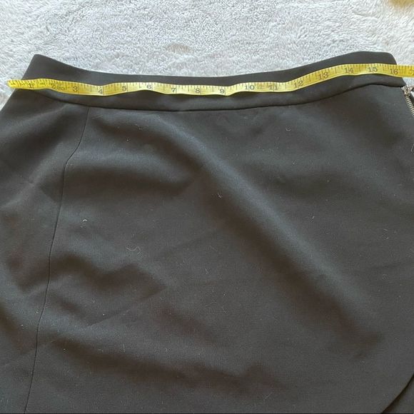 Alice + Olivia - Black Mini Skirt - size 12 - Picture 6 of 8